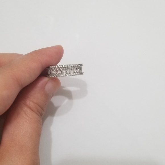 5⭐ RATED White Gold Filled CZ wedding band ring - Picture 10 of 10